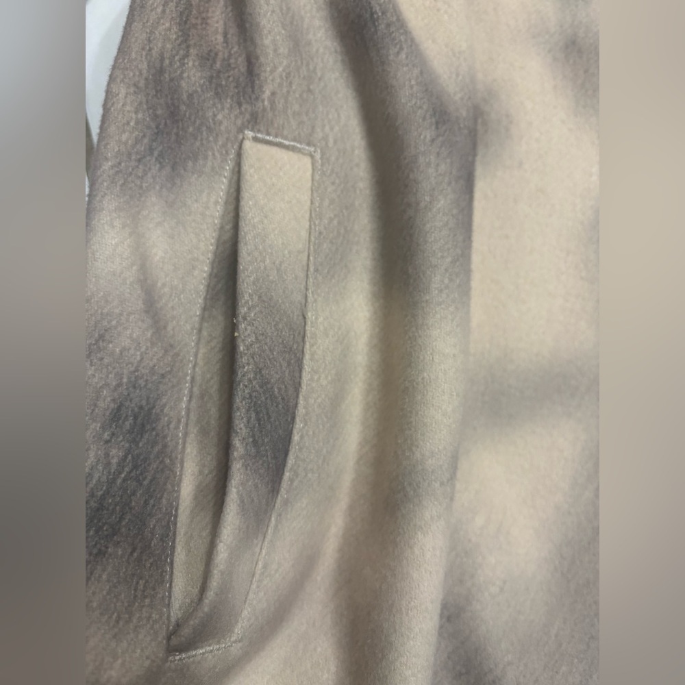 Express Beige and Gray Printed Brushed Twill Shacket - Picture 5 of 7